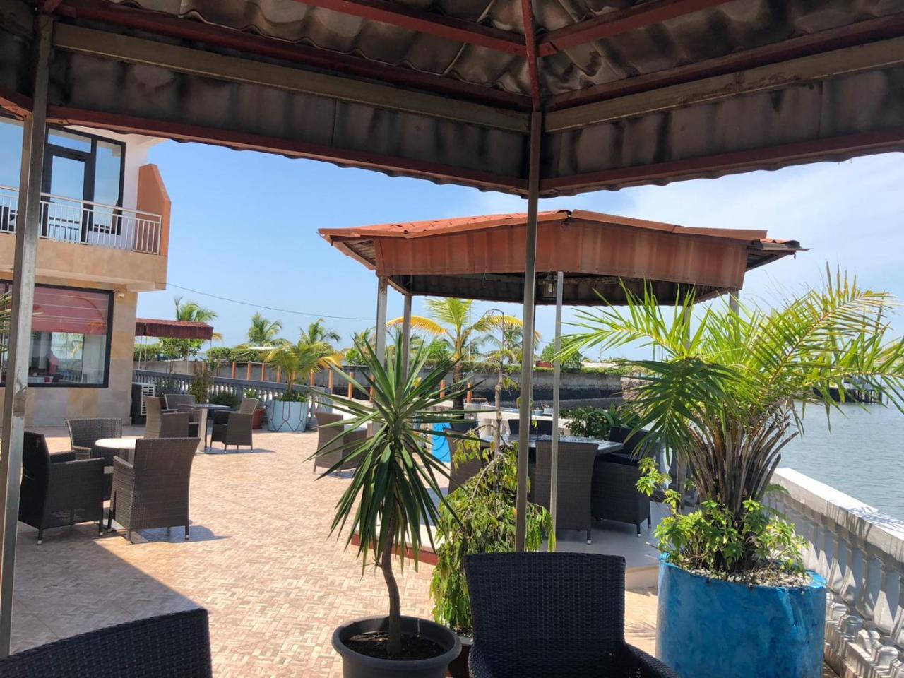 Hotel Le Petit Bateau كوناكري المظهر الخارجي الصورة